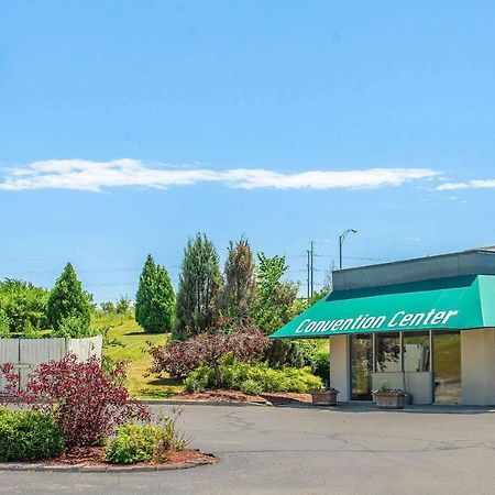 Quality Inn And Conference Center Спрингфийлд Екстериор снимка