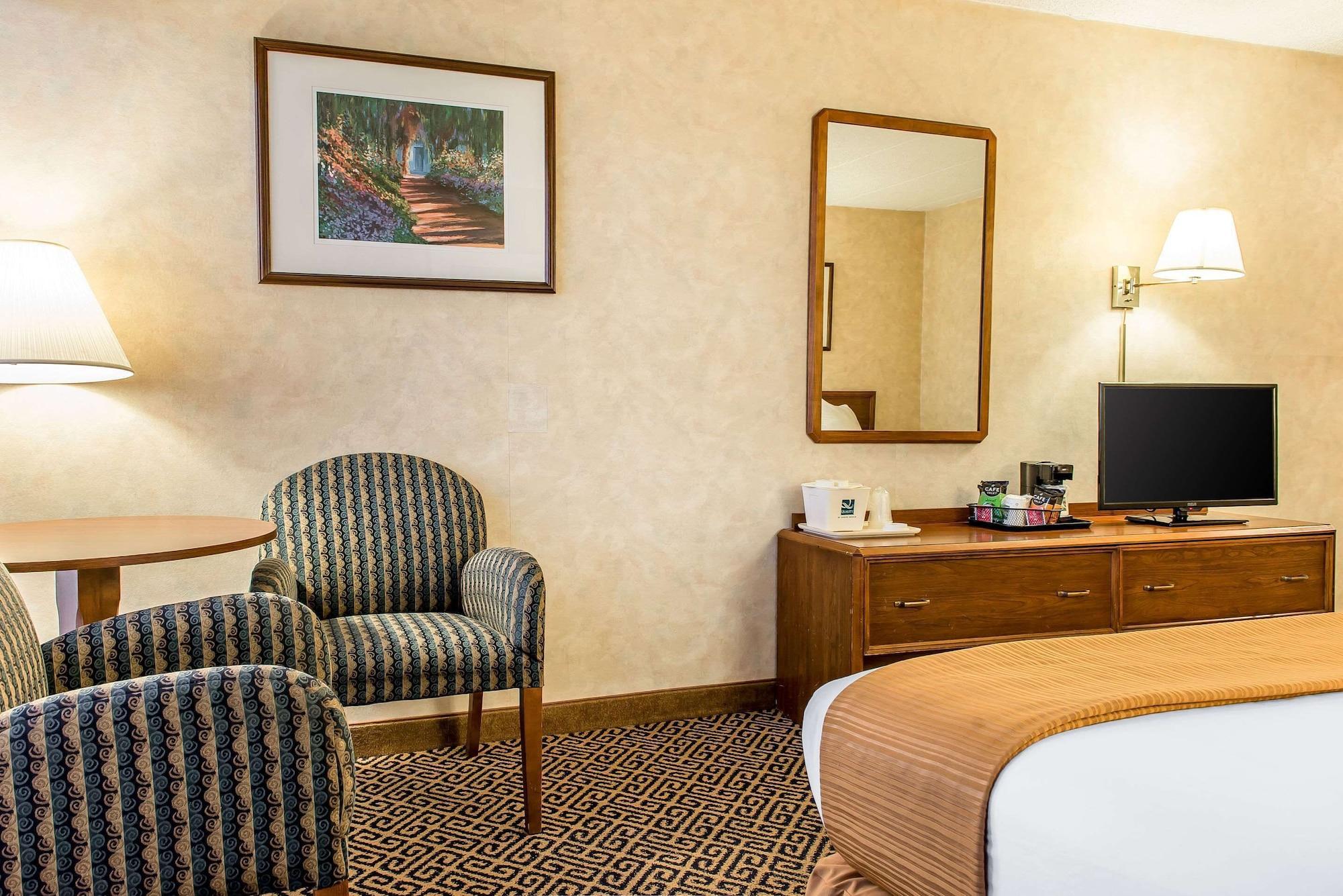 Quality Inn And Conference Center Спрингфийлд Екстериор снимка