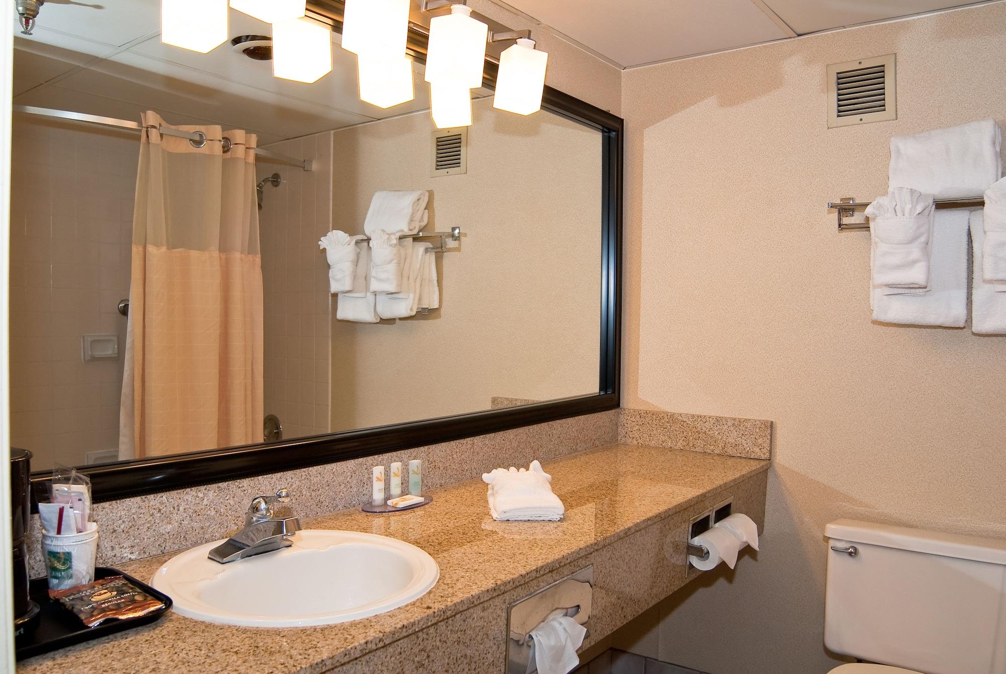 Quality Inn And Conference Center Спрингфийлд Екстериор снимка