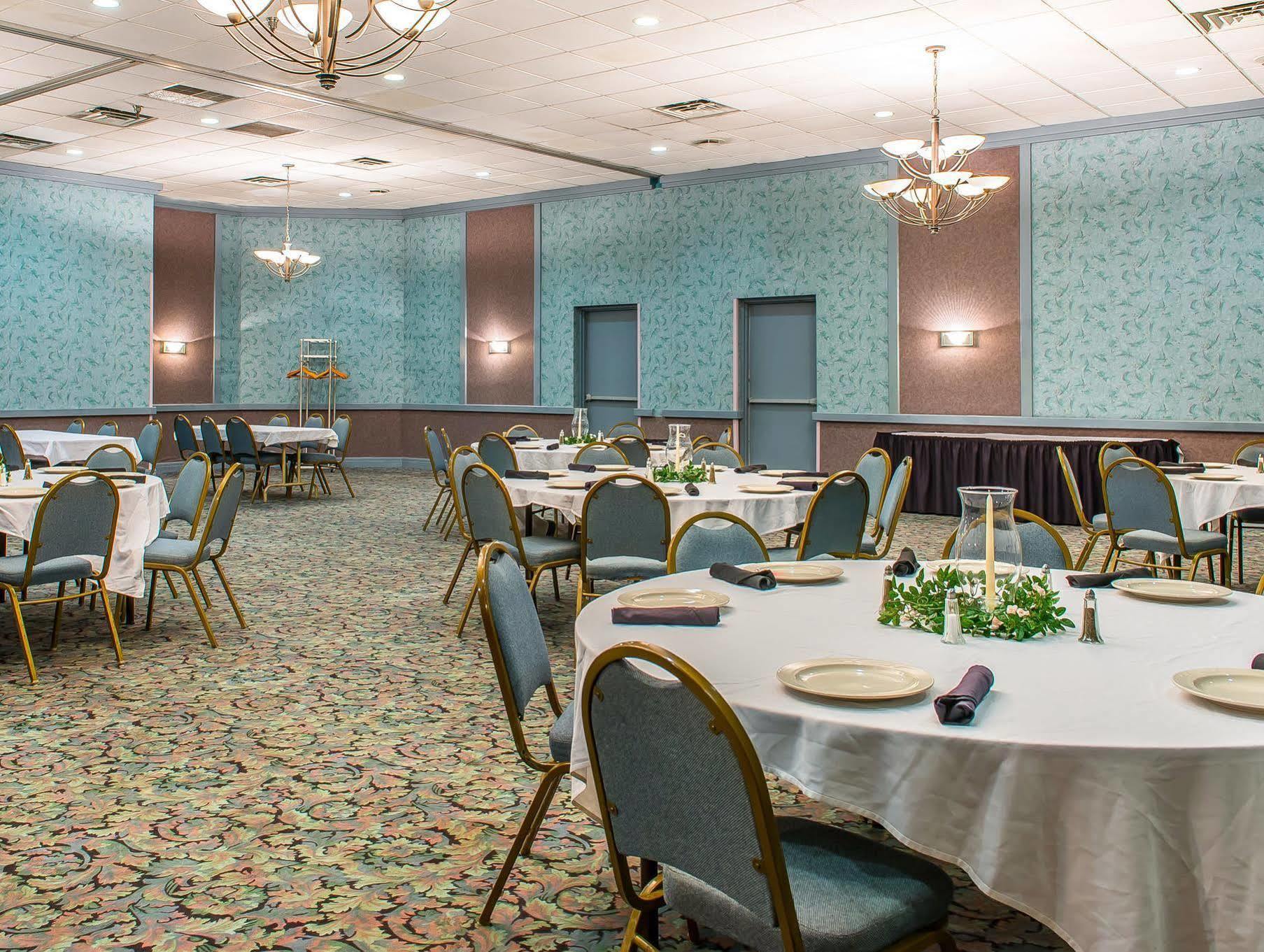 Quality Inn And Conference Center Спрингфийлд Екстериор снимка