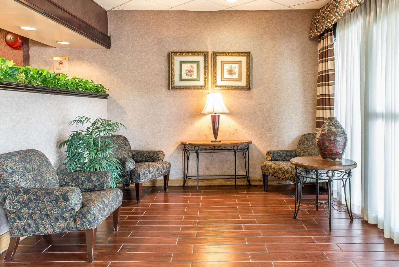 Quality Inn And Conference Center Спрингфийлд Екстериор снимка