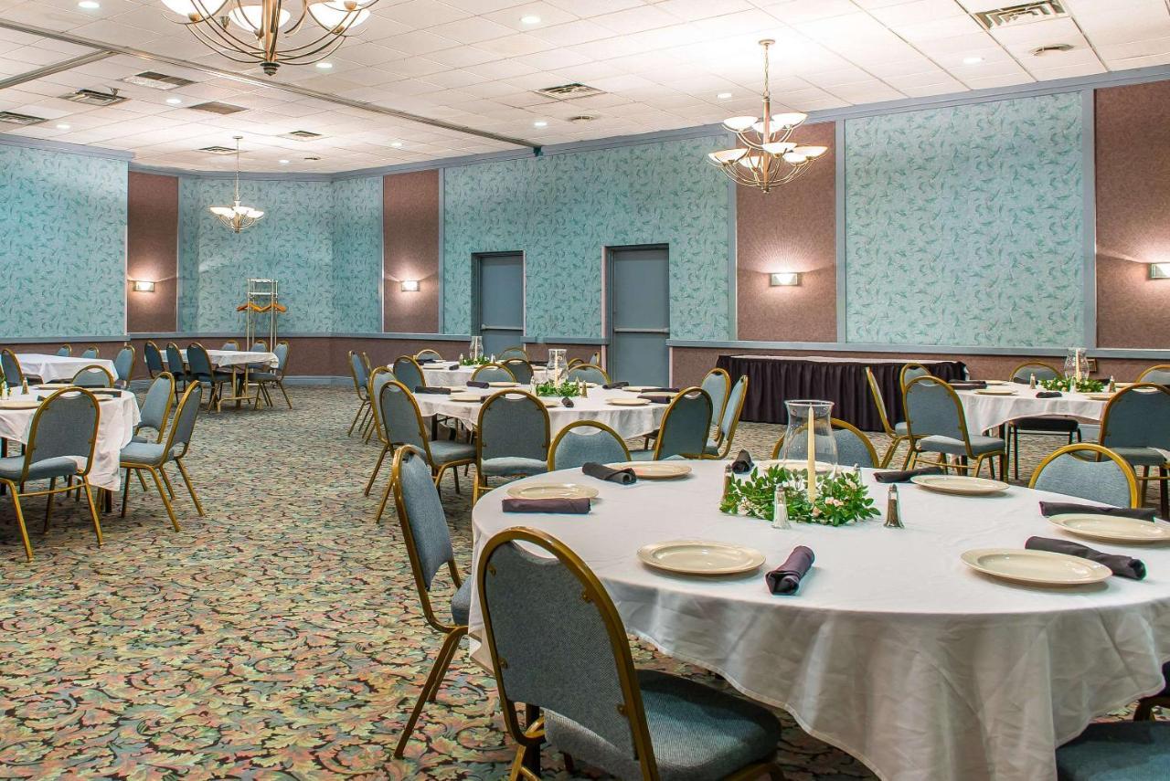 Quality Inn And Conference Center Спрингфийлд Екстериор снимка